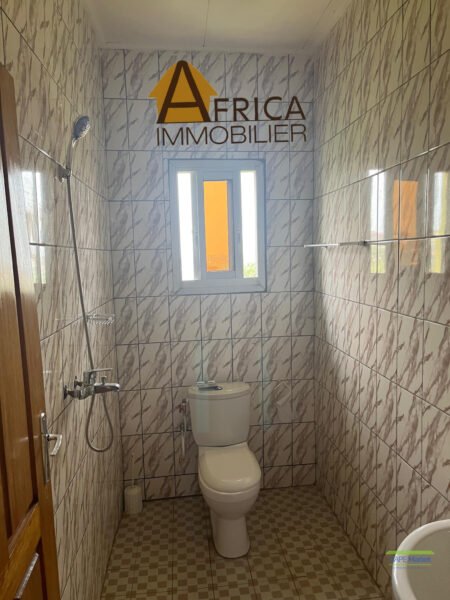 A louer appartement meublé 2 chambres situé au 2e étage d’un immeuble construit récemment