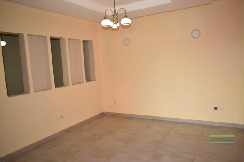 A vendre duplex 4 chambres 3 douches 3 WC- Terrain 212 m2