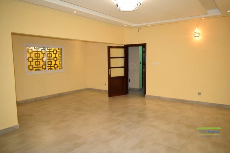 A vendre duplex 4 chambres 3 douches 3 WC- Terrain 212 m2