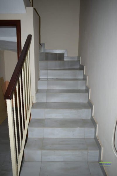 A vendre duplex 4 chambres 3 douches 3 WC- Terrain 212 m2