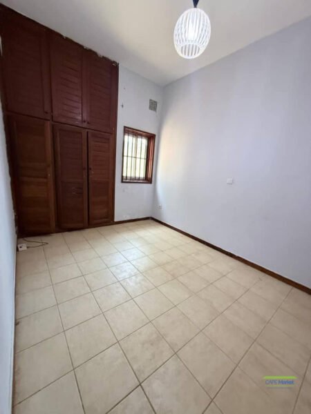 APPARTEMENT A LOUER A NGOUSSO BIEN PROPRE