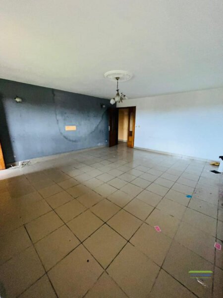 VILLA SPACIEUSE À LOUER À ETOUDI