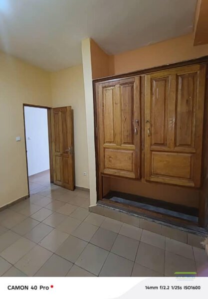 STUDIO MODERNE À LOUER