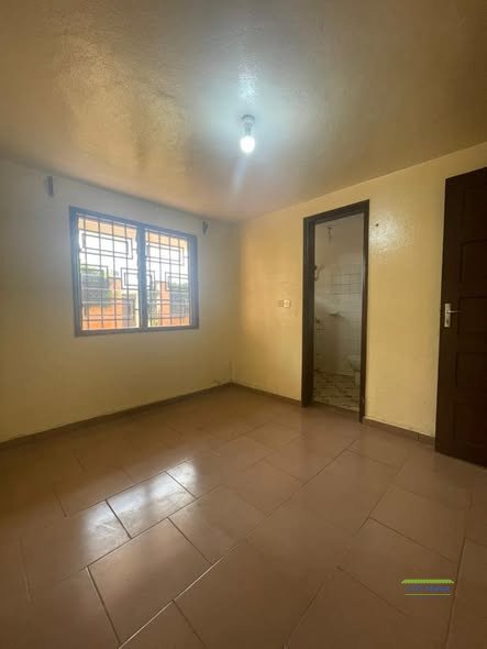 APPARTEMENT INDIVIDUEL BIEN SPACIEUX À LOUER À NGOUSSO