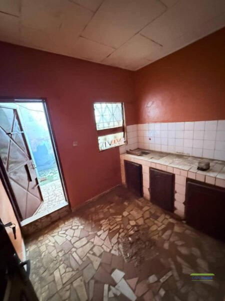 VILLA MODESTE À LOUER À NGOUSSO