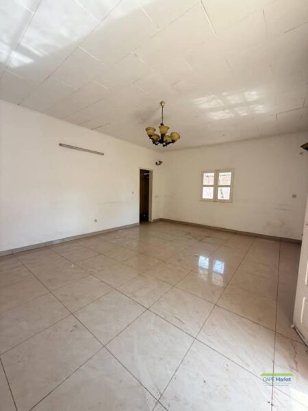 VILLA SPACIEUSE À LOUER À ETOUDI