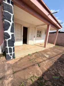 VILLA SPACIEUSE À LOUER À ETOUDI