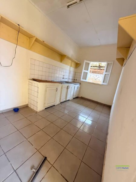 VILLA SPACIEUSE À LOUER À ETOUDI