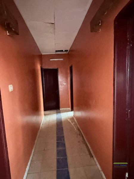 VILLA MODESTE À LOUER À NGOUSSO