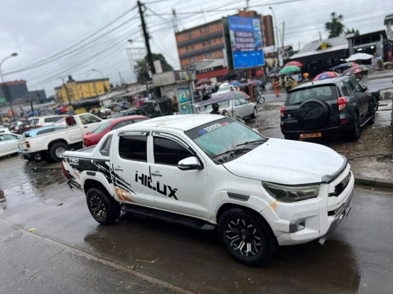TOYOTA HILUX 2012