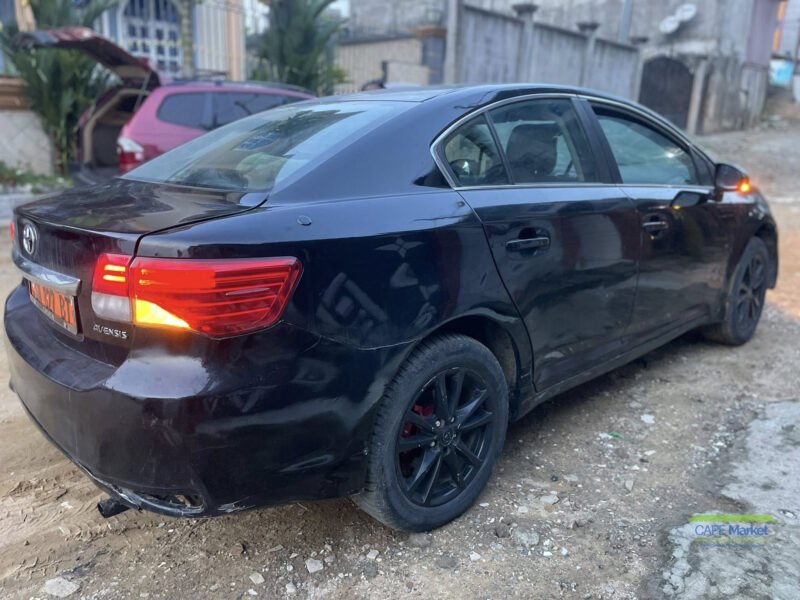 Toyota Avensis 2012 manuelle essence