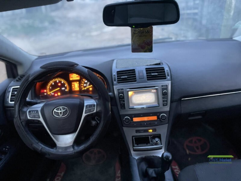 Toyota Avensis 2012 manuelle essence