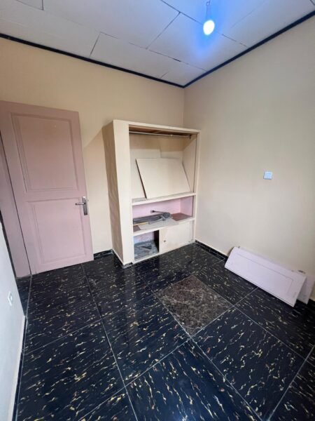 STUDIO MODERNE À LOUER – SIMBOCK