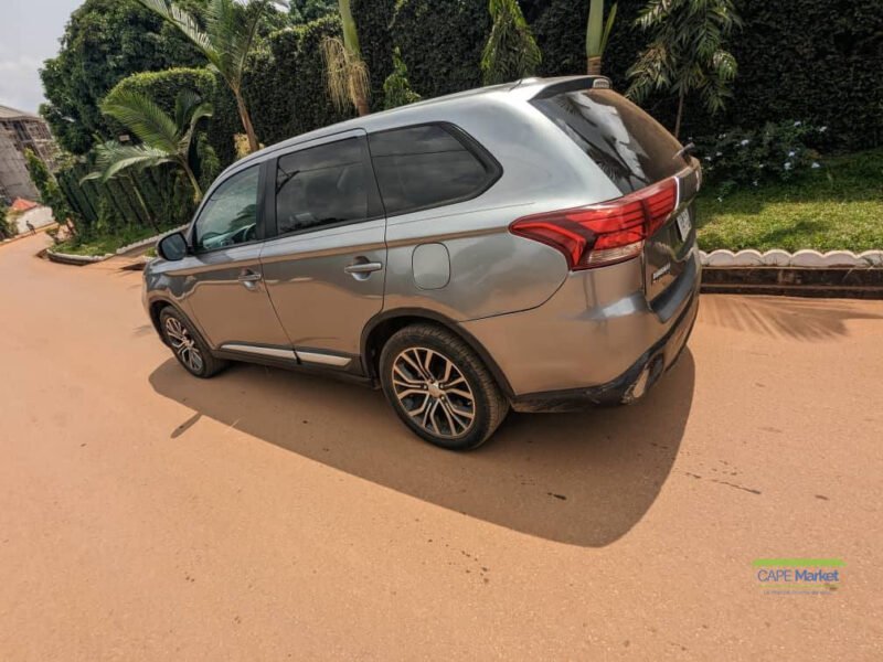 Mitsubishi Outlander 2016