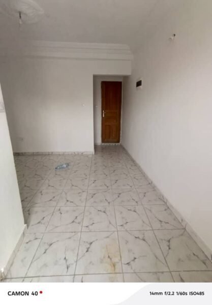 Studio nouvellement construit à Ndogbong