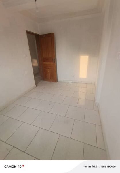 Studio nouvellement construit à Ndogbong