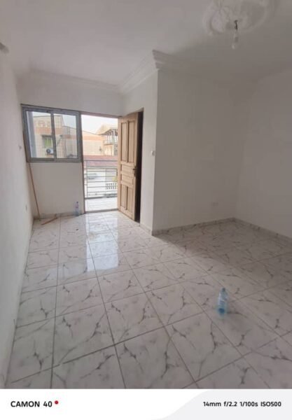 Studio nouvellement construit à Ndogbong