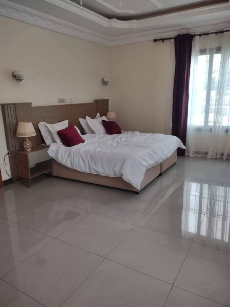 APPARTEMENT NON MEUBLÉ à louer Bastos