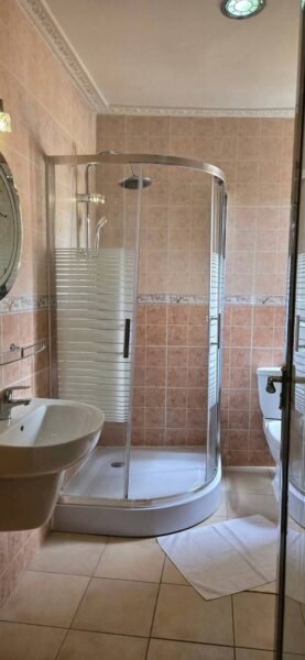 APPARTEMENT NON MEUBLÉ à louer Bastos