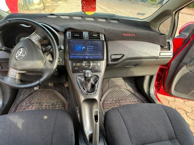 TOYOTA AURIS 2008