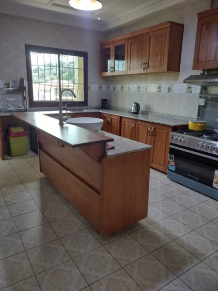 APPARTEMENT NON MEUBLÉ à louer Bastos