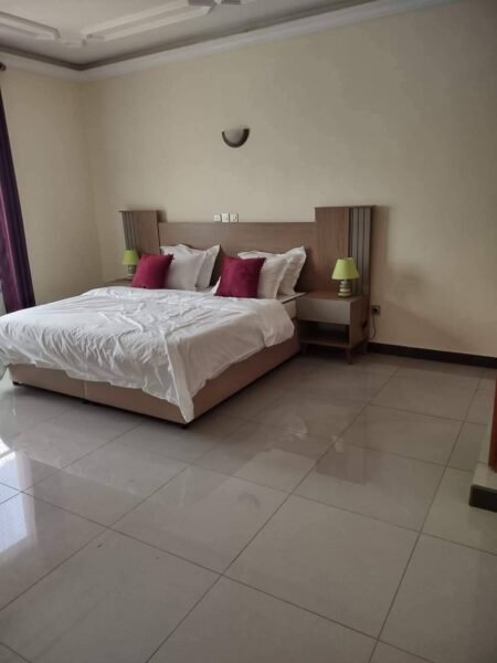 APPARTEMENT NON MEUBLÉ à louer Bastos