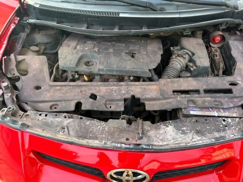 TOYOTA AURIS 2008