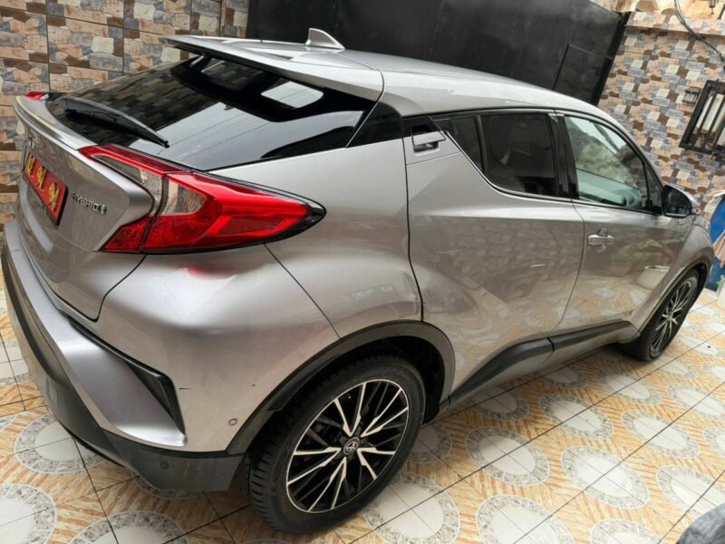 TOYOTA CHR HYBRIDE