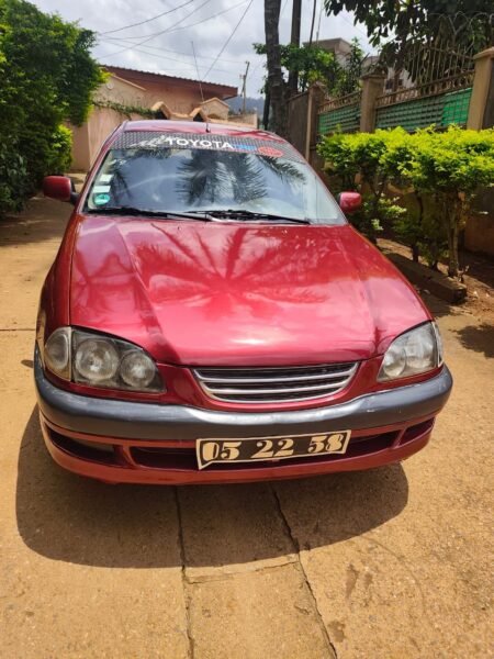 Toyota Avensis leafback