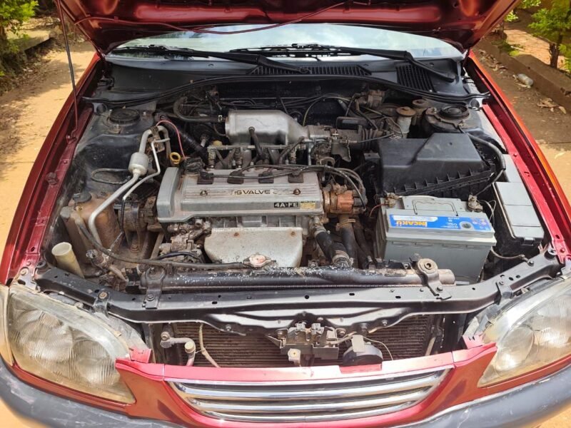 Toyota Avensis leafback