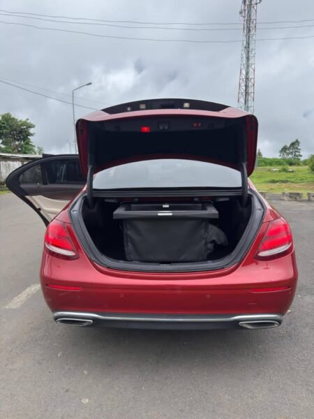 Mercedes E 300