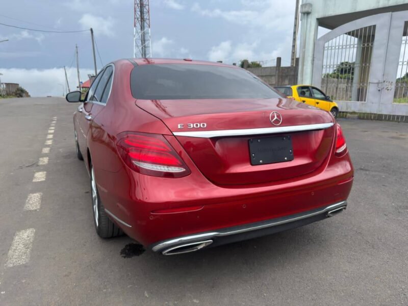 Mercedes E 300