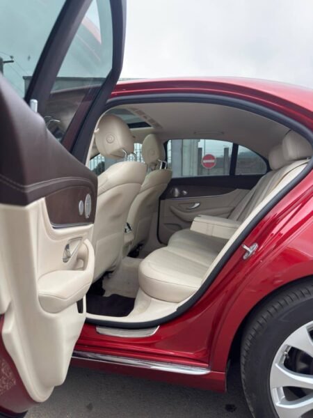 Mercedes E 300